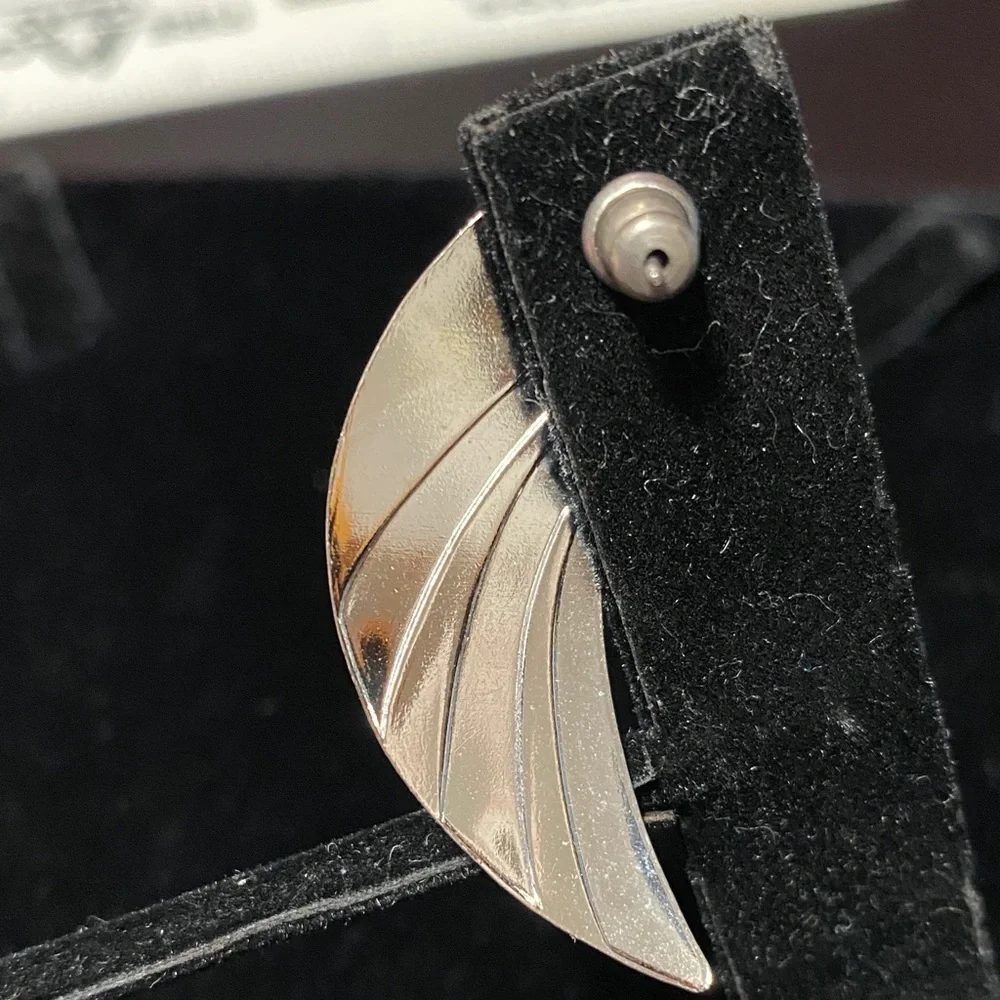 Elegant vintage Gold and Silver Women's pierced Earrings